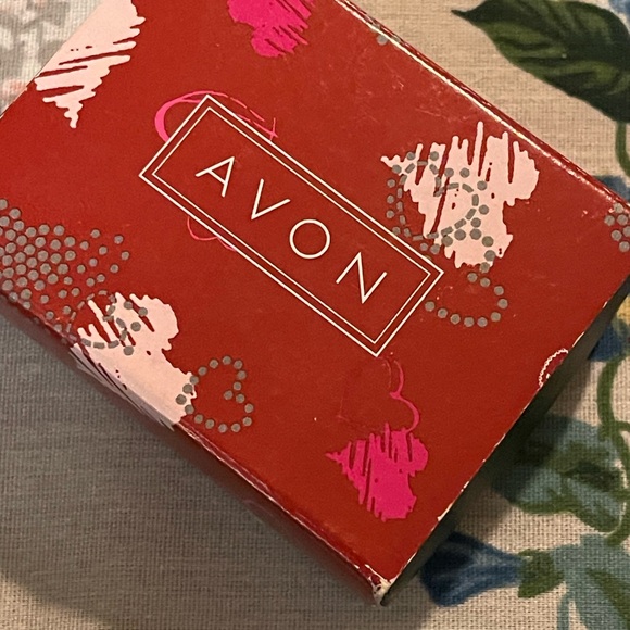 Avon red glass heart necklace - Picture 2 of 2